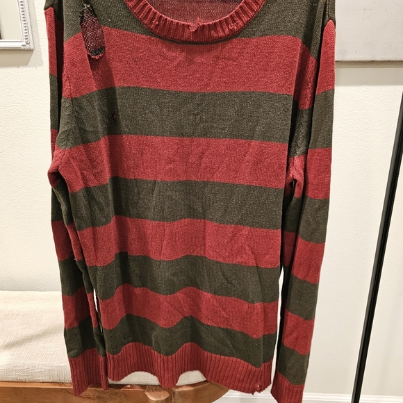 Distressed Nightmare On Elm Street Oversized Sweater - Picture 4 of 6